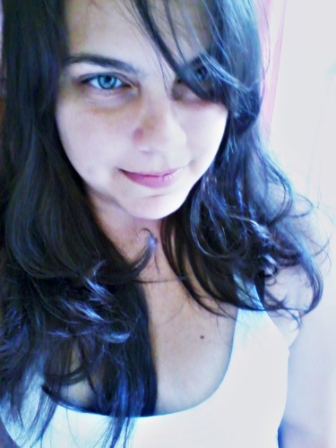 Tô me afastando de tudo que me atrasa, me engana, me segura e me retém. Tô me aproximando de tudo que me faz completo, me faz feliz e que me quer bem.(...)