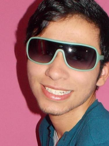 17,libriano,moda,ciumento,legal,egocentrico,sincero,apaixonante,verde,restooo só pra quem conhece mas tenho meus defeitos.