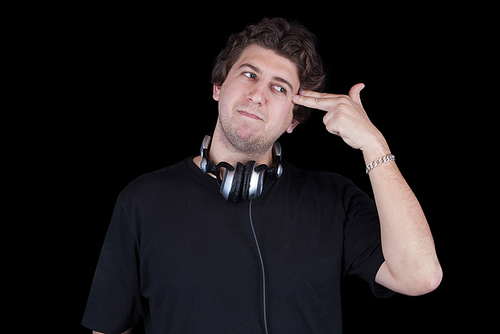 Dj Andre Berti 
NEVER ENDS dj agency
Booking: 48 9978 4452 / 48 30251554 
E-mail contato@neverends.com.br
Residente - Todai-Ji