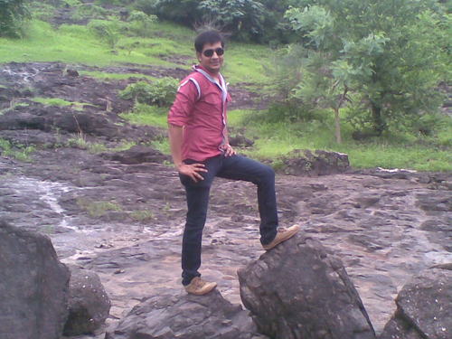 Hello guys i am a cool living person and like to make friends and having fun with all...