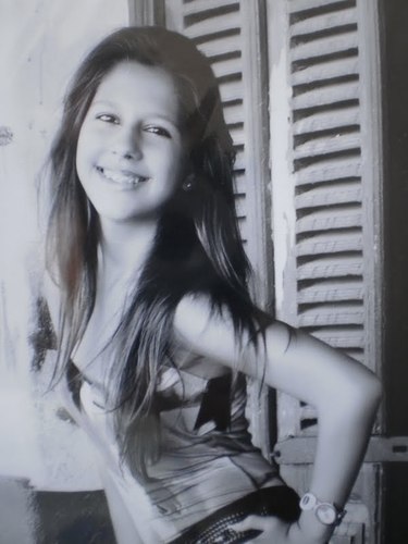 Sou aquela pessoa que gosta de se divertir, sabendo aproveitar o maximo das coisas mas no tempo certo e na hora certa... Quer saber mais? Então me segue!