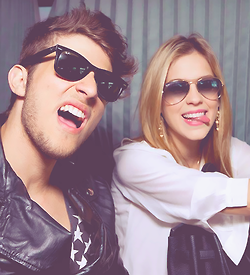 A vida me deu oportunidades , a melhor delas foi de ter te conhecido , viver a emoção de estar presente ao teu lado , foi incrivelmente perfeito! ♥