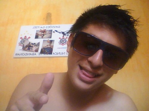 Corinthiano fanático,louco e doente kkk . Romântico,carinhoso,leal e amigo.O resto é só conhecendo mesmo !