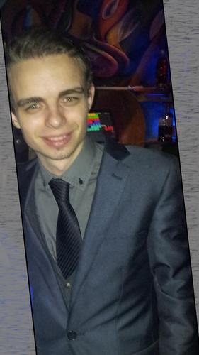 ~ Barkeeper ~~ Ajax ~~ wielerfan ~~ In Hoc Signo Vinces ~~ // Change = progress \\- c'est ca-