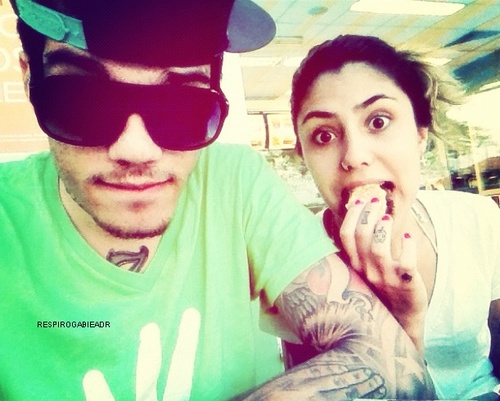 Se não for respeitar meu amor por   eles que é ZIK∆ memo tio, cai fora já irmão! Dedicado pra @gabrielarippi e @adrpollo ... Since 12.09.12  ♥