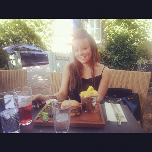 ElleRoseCross's profile picture. 