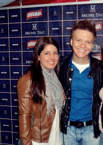 Conhecendo a realidade 19 anos , divertida . Adoro sertanejo e o @micheltelo . Amo minha familia e Deus acima de tudo ! ☮
Beijomeliga =*