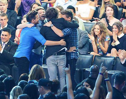 Fans no, Directioners Hechos | Frases | Noticias | Fotos | Vídeos y más de Louis, Zayn, Liam, Niall & Harry.
