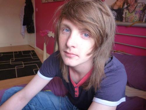 Hey i never know what you write on these things so hey i am Kier i live in Scotland and high chance i will follow you back :)
