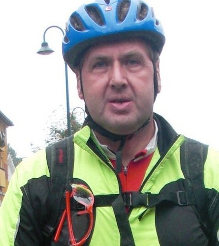 Økonom, agronom, Senterpartist, hobbytrimmer, og generelt samfunnsinteressert.