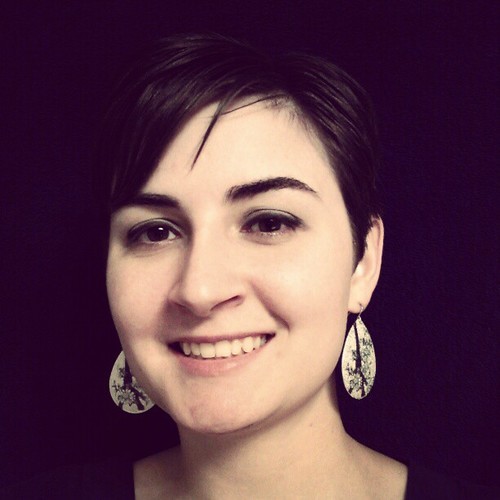 Mother of twins and community manager for Twiniversity and contributing writer for Multiplicity Magazine.