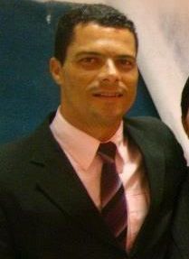amo a palavra de DEUS Sou uma pessoa feliz,
Amo muito a vida. 
E dela sou aprendiz; 
Tenho várias paixões,
Mas, como qualquer um,
Possuo imperfeições;