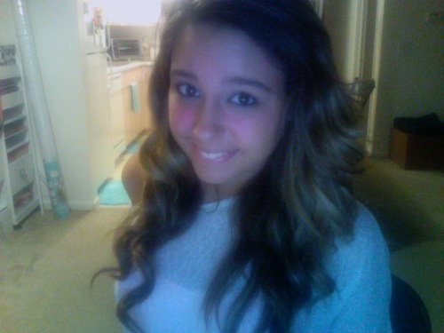 hi im aubrey, 13
follow me and ill follow you back:)