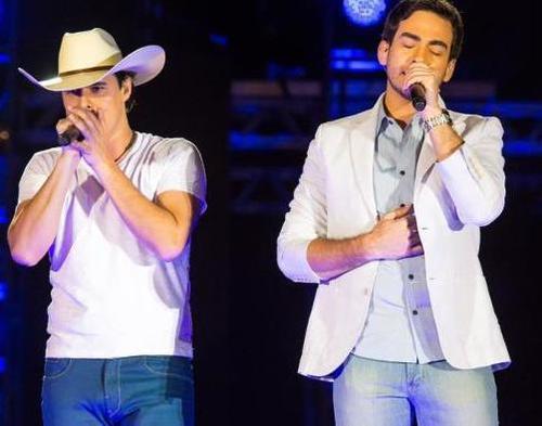 A Distância Só Faz Aumentar o Que Eu Sinto Por Vocêis @ceaoficial . (#Since):15/01e (#Oficializado):15/01 As 16:45hs. ∞ Dona @jee_alessandra