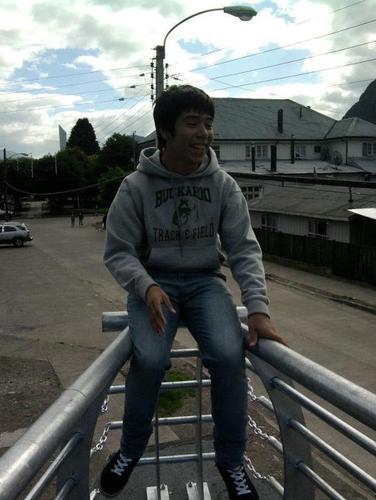 holiwi me llamo pablo tengo 16 años y me encanta el sexo salvaje :D xD