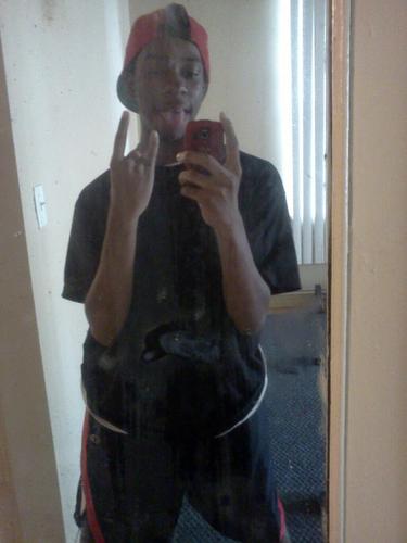 from Chicago like to to go outside play NBA 9th birthday November 21 follow me and I follow back