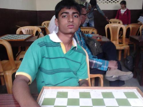 college stundent , studing in 11th wants to become agreat chess player and represent my country(india)