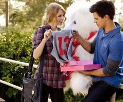 RED is a kind of color. But, this RED is an ALBUM! Yes, an ALBUM from Taylor Swift… Thanks Tay! • PartOfBebebFamily • #TeamFollowBack •