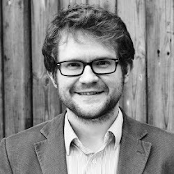 Tweets via Tom Knight, Medavia's news editor, providing headline stories and pictures for national news organisations. Newsroom: 0117 9733730
