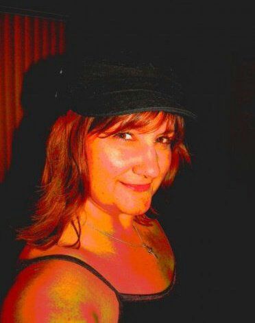 rissagreer's profile picture. I am a mother of a fantastic,intelligent and very talented daughter and the wife of a very loving and crazily funny husband. I love to laugh!! It keeps me sane.