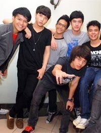 jhulia_16's profile picture. 