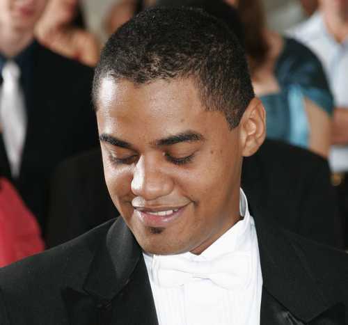 Pode ser Michael ou Mus-1 musico, produtor musical nas horas vagas, casado, pai da Lívya, Adorador apaixonado pelo Senhor Jesus.