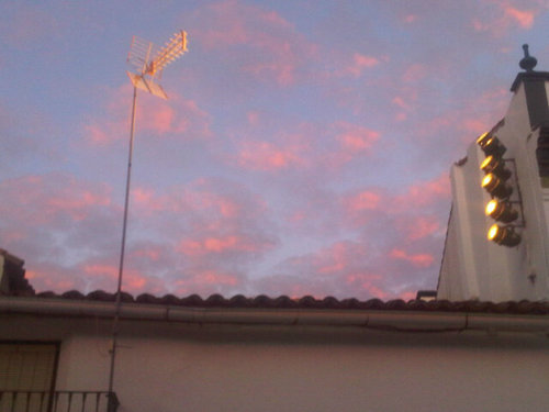 jicenteno's profile picture. En las nubes...