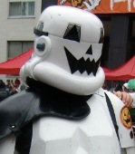 STAR WARSの白い兵隊やら光る剣術師やらハンターやらの人。子どもに関する仕事と実子の呟き多め。ハロプロ育ちのドルヲタ。最近は鹿島アントラーズのことしか呟いていない気がする。