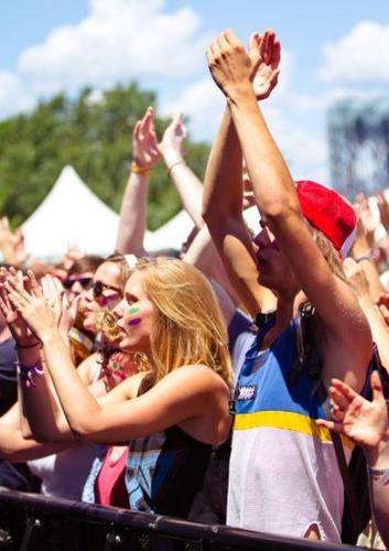 UNH Journalism student Reporting about the music scene in the NH Seacoast Area, check out my blog at
http://t.co/4L2Zyvgh7m