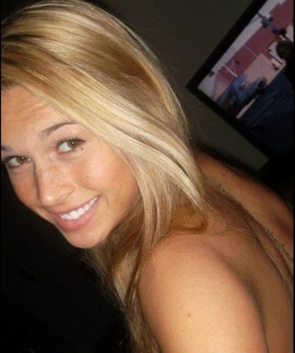 Blonde thinking by Loo x