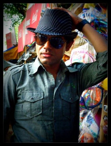 Hi This is Sujoy......being known as a hair stylist in d fashion world.....& jointly working with Sourabh as a make up artist duo.....