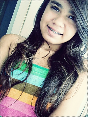 ~ Simplismeente a meenina coom carinha de anjo .Sou eu mesma @MabillySantos ;3