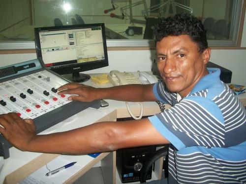 Sou Roberto FonFon,Sou  Sonoplasta da  Rádio  Difusora de  Cajazeiras.