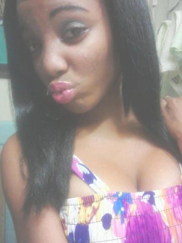Follow me and ill follow you back.. #PhillyChick