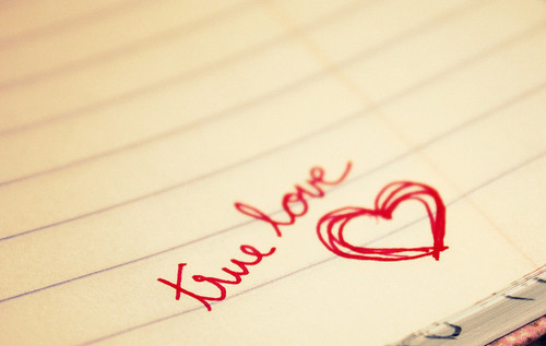 soou .. alegre .. romantica.. brava .. ciumenta & carentii :3