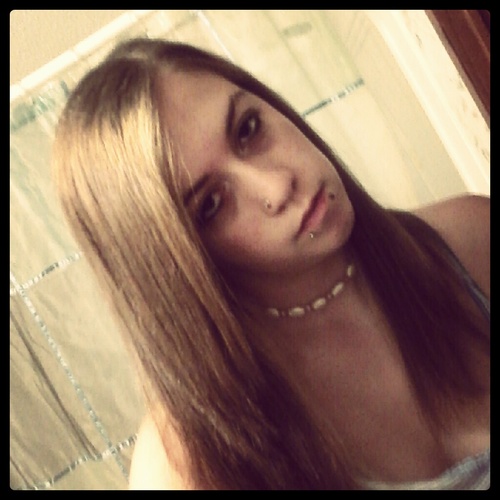 officially a belieber!! im 17 and im me :)