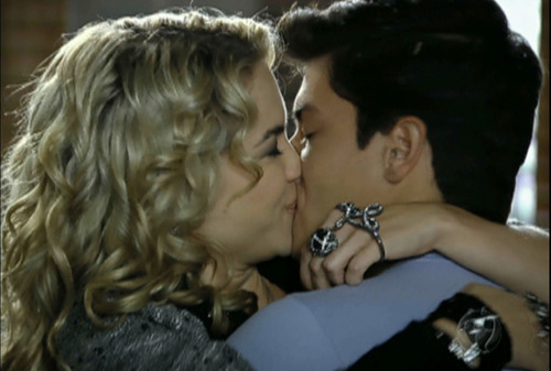 Thur e Lua podem está separados mais em meu CORAÇÃO nunca estarão amo muito LuAr Madrinha: @_LuaSmile Dedicado: @Lua_Blanco e @aguiararthur Much Beautiful