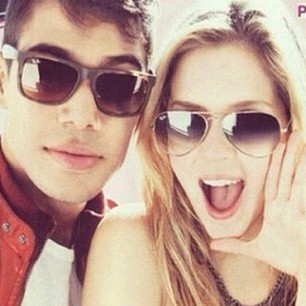 amo esses dois anjos,assim como amos os outros rebeldes também não esqueço de nenhum são todos meus amores :13/09/12