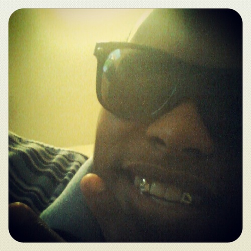 _Randy1104's profile picture. Follow me i'll follow Back . : )