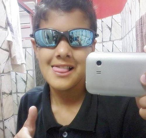 pod criticar falar mal de min mas eu nao tenho cupa se eu nassi  assim ''mamae passou açucar em min ''
