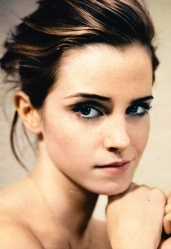 “Ignore, do not call, do not reply if you criticize is because you are somebody”. - Emma Watson. Since: 01/02/2011.