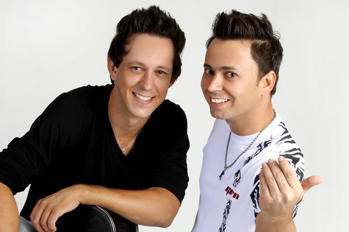 Somos a dupla Ronny e Kamargo,  lançando a nossa nova música, espelho do elevador
http://t.co/K44GmLmeVt
Contato 62- 8577-8309 Shows