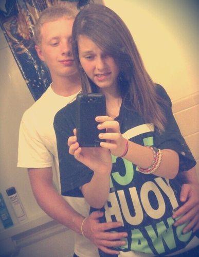 RandomTurtlee_'s profile picture. #TeamFollowBack , #TeamFuckedYourBestfriend . Pilot Jones : @RandomZebra_XO . Twifey : @freebandsss_ ♥ ☞ . OBEY ♔