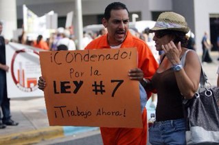 Boricuanolvides's profile picture. Los gobiernos apuestan que tenemos la memoria corta!!!  Follow Back please