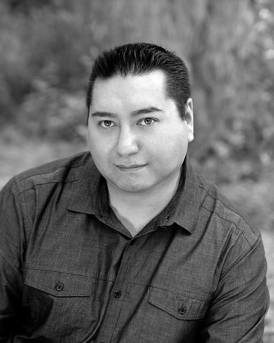 I am a UX Designer & front end developer. I love creating solutions that engage the user and makes a difference in their lives.