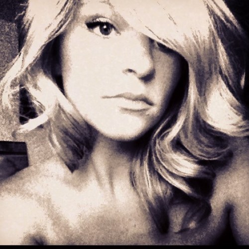 nicolea_marie's profile picture. 