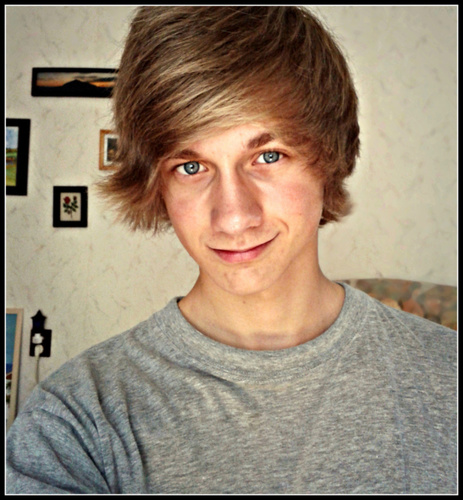 Lukyn_Willow's profile picture. All around us are lies.