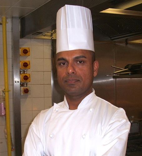 Professional chef with international experience (Sri Lanka, Dubai, London) and food blogger http://t.co/smG0hoXTlT