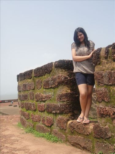 wanderlust, quester, a big foodieeeeee.!!!
love to make people smile :) :)
sky is the limit and i am rocking clouds \m/