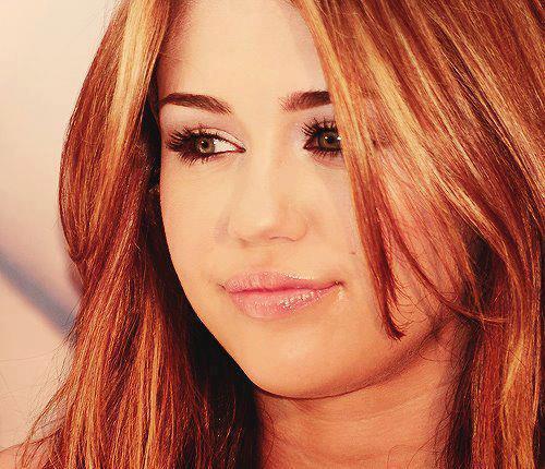 Forever #Smiler #Belieber #Directioner..
 ❥ @mileycyrus @justinbieber @zaynmalik  ❥
Miley Cyrus is my life❥❥
Follow me!!;))